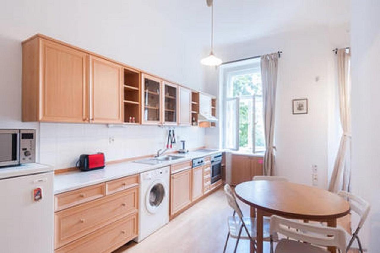 Historic Centre-spacious Appartement *